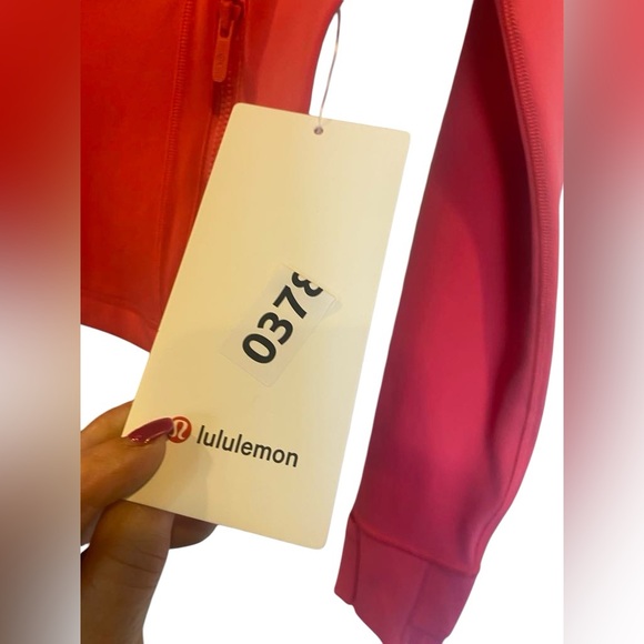 NWT Lululemon define cropped jacket nulu Size 6 - Picture 5 of 5